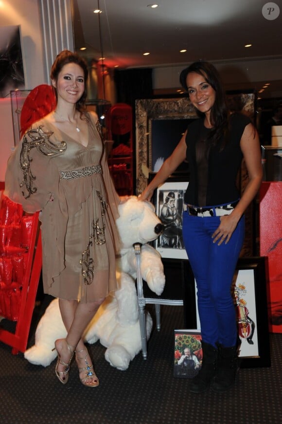 Sandra Lou et Karine Lima lors de la soirée Innocence en danger, au Pavillon Gabriel, le 8 mars 2012