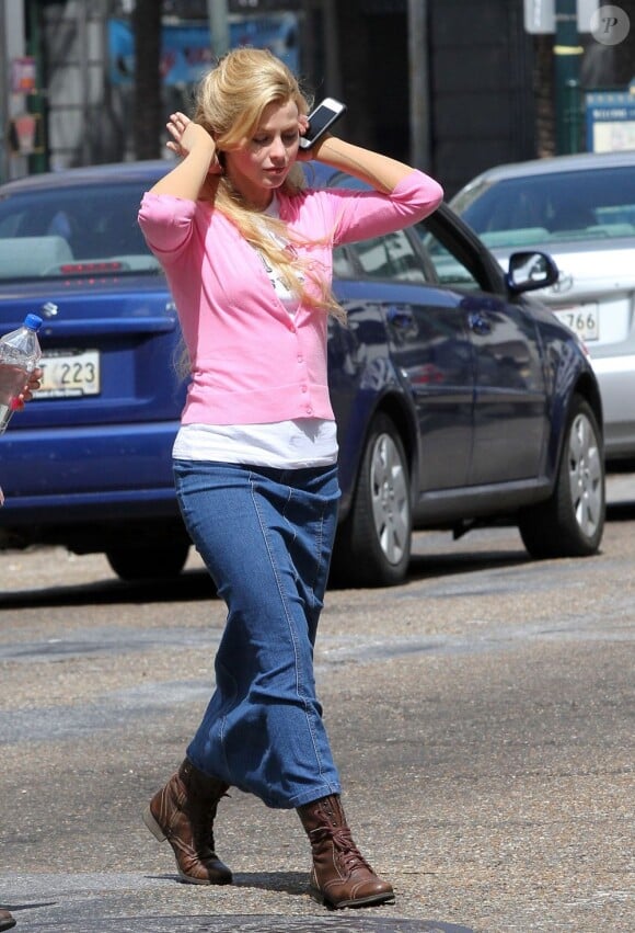 Entre deux prises, Julianne Hough sur le tournage du nouveau film de Diablo Cody, à la Nouvelle-Orléans, le 14 mars 2012