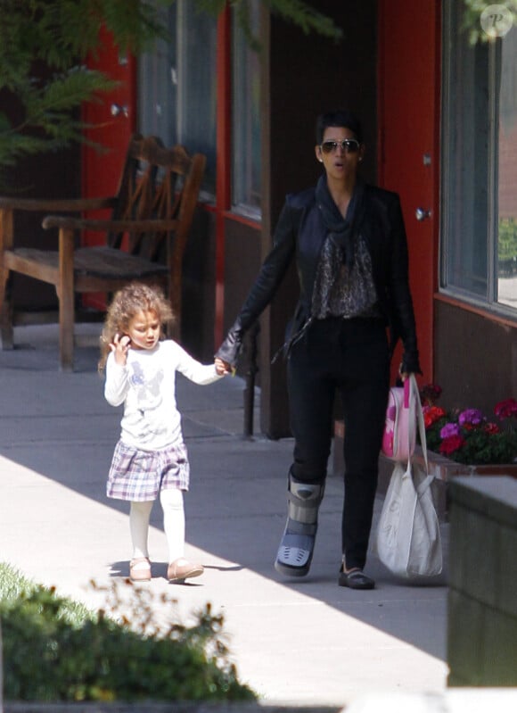 Halle Berry est allée chercher sa fille Nahla à l'école à Los Angeles le 14 mars 2012S