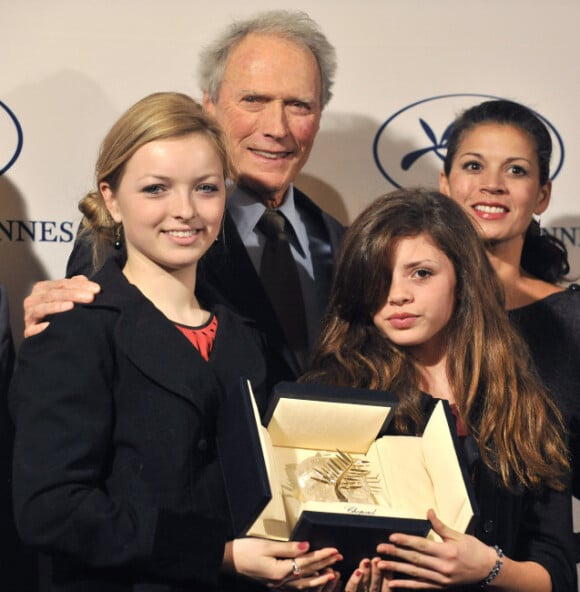 Francesca Eastwood, Clint Eastwood, Morgane et Dina en février 2009 à Cannes.