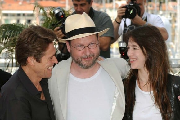 Willem Dafoe, Lars Von Trier et Charlotte Gainsbourg à Cannes pour Antichrist, le 18 mai 2009.