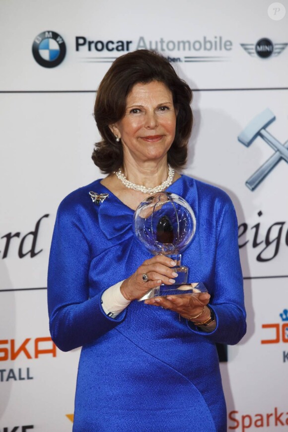 La reine Silvia de Suède a reçu le Steiger Award 2012 dans la catégorie 'charité' le 17 mars 2011 à Bochum, en Allemagne.