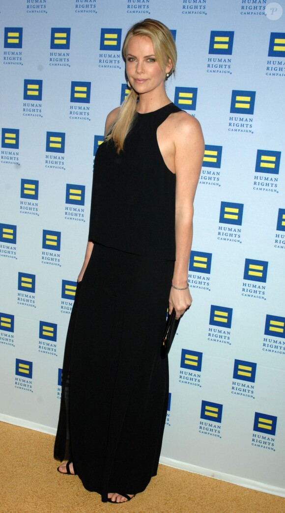 Charlize Theron à Los Angeles pour le gala des droits de l'homme le 17 mars 2012