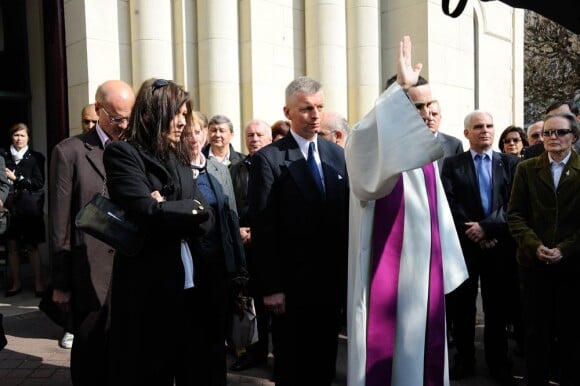 Les obsèques d'Olivier Rey, mort le 19 mars 2012 à 56 ans, ont été célébrées le 24 mars en l'église Saint-Justin de Levallois-Perret (Hauts-de-Seine), en présence de personnalités du sport et des médias.