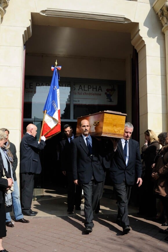Les obsèques d'Olivier Rey, mort le 19 mars 2012 à 56 ans, ont été célébrées le 24 mars en l'église Saint-Justin de Levallois-Perret (Hauts-de-Seine), en présence de personnalités du sport et des médias.