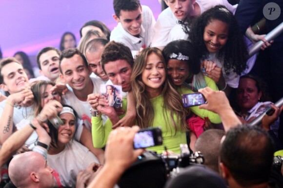 Jennifer Lopez a fait une apparition à la télévision brésilienne dans l'émission Melhor do Brasil aux côtés de son amoureux Casper Smart, le 26 mars 2012 à São Paulo