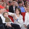 Philippe Poupon, Géraldine Danon et leurs enfants Loup, Laura et Marion le 27 mars lors du tournage de l'émission Vivement Dimanche qui sera diffusée le 1er avril 2012