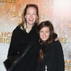 Gabrielle Lazure et sa fille Emma lors de l'avant-première du film Blanche Neige à Paris au Gaumont Capucines le 31 mars 2012