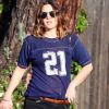Drew Barrymore fait profil bas dans les rues de Los Angeles. Le 3 avril 2012
