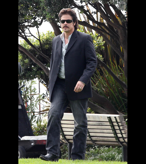 Benicio Del Toro sur le tournage de Savages, en septembre 2011 en Californie.