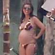 Kourtney Kardashian, très souriante au bord de la plage de La Romana, en République dominicaine, le mercredi 21 mars.