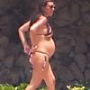 Kourtney Kardashian, enceinte, au bord de la plage de La Romana, en République dominicaine, le mercredi 21 mars.