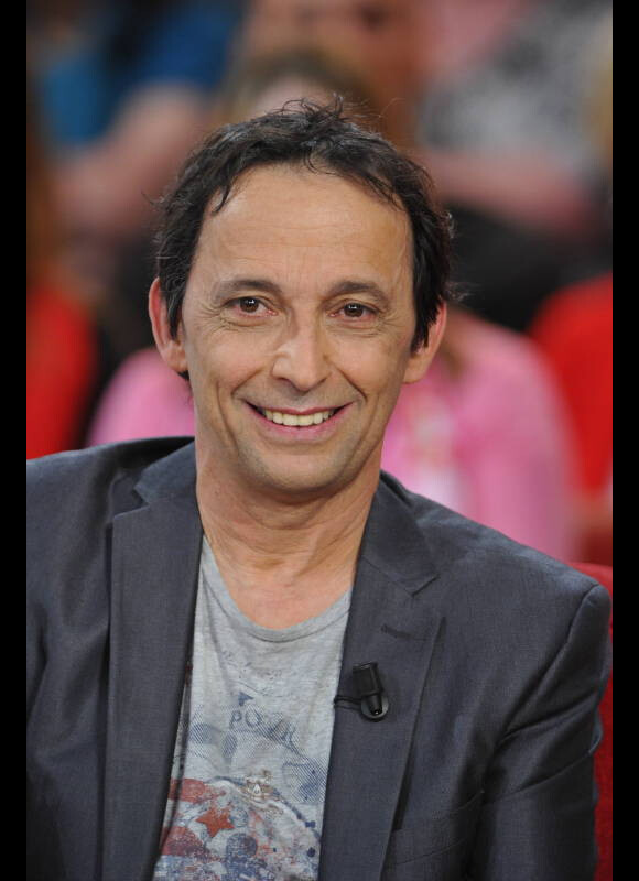 Eric Metayer lors de l'enregistrement de l'émission Vivement Dimanche, diffusée le 15 avril, le 11 avril 2012 à Paris au Studio Gabriel
