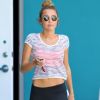 Miley Cyrus, affiche un corps de plus en plus maigre, lorsqu'elle quitte son cours de Pilates à West Hollywood le 11 avril 2012