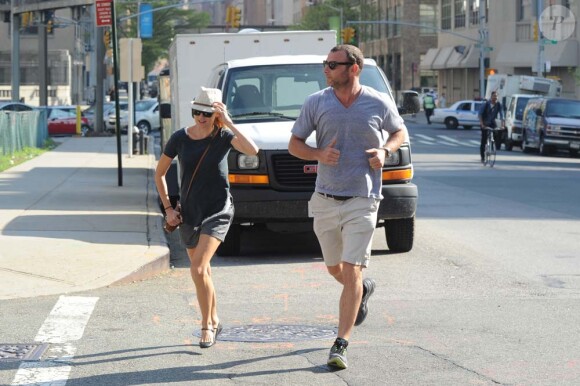 Naomi Watts et Liev Schreiber à New York, le 16 avril 2012.