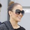 Jennifer Lopez et son amoureux Casper Smart dans les rues de Beverly Hills, le 6 avril 2012