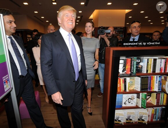 Donald Trump et sa fille Ivanka Trump, vice-présidente du département Développement et Acquisitions au sein de la Trump Organization, inauguraient à Istanbul le Trump Towers Mall, le 20 avril 2012.