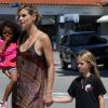Heidi Klum était photographiée accompagnant ses trois enfants, Leni, Henry et Johan, à leur cours de karaté. Los Angeles, samedi 21 avril.