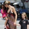 Heidi Klum accompagne trois de ses enfants, Leni, Henry et Johan, à leur cours de karaté, à Los Angeles, ce samedi 21 avril.