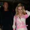 Pamela Anderson arrive au VIP ROOM en compagnie de Jean-Roch le 21 avril 2012 à Paris