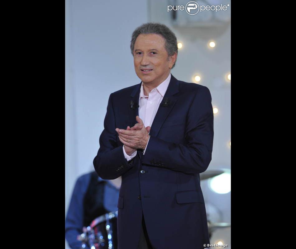 Michel Drucker sur le plateau de Vivement dimanche dans l ...