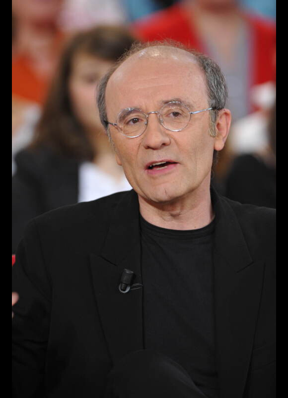 Philippe Geluck sur le plateau de Vivement dimanche dans l'émission enregistrée le mercredi 25 février à Paris. Diffusion prévue le dimanche 6 mai.