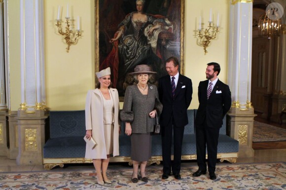 Le grand-duc héritier Guillaume de Luxembourg en activité officielle avec le couple grand-ducal en 2012