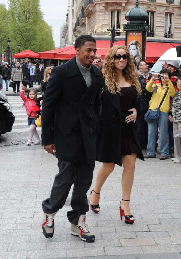 Mariah Carey et Nick Cannon sont à Paris pour célébrer leur quatrième anniversaire de mariage, le 27 avril 2012.