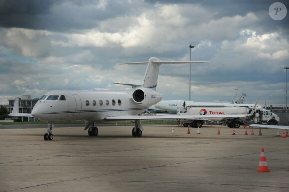 Le jet privé de Mariah Carey et de sa petite famille, qui les attendait à l'aéroport du Bourget. Le 29 avril 2012.