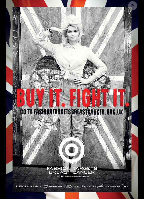 It-girl/mannequin et chanteuse, Pixie Geldof pose pour la campagne Fashion Targets Breast Cancer.