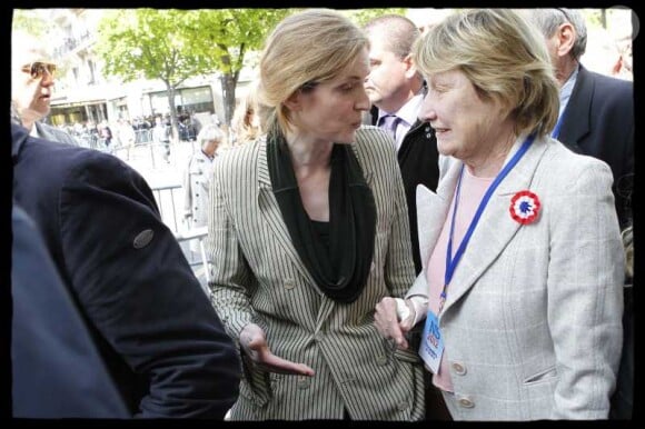 Nathalie Kosciusko-Morizet et Marisa Bruni-Tedeschi le 1er mai 2012 lors du meeting de Nicolas Sarkozy au Trocadéro à Paris