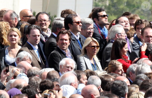 Christophe Lambert et sa femme Marie Sara le 1er mai 2012 lors du meeting de Nicolas Sarkozy au Trocadéro à Paris