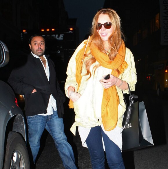 Lindsay Lohan en compagnie de Vikram Chatwal, qui serait son nouveau petit ami, à New York le 2 mai 2012