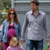 Alyson Hannigan enceinte emmène au parc sa fille Satyana, en compagnie de son mari Alexis Denisof, le 3 mai 2012 à Los Angeles