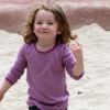 Satyana, la fille d'Alyson Hannigan et Alexis Denisof s'amuse au parc, le 3 mai 2012 à Los Angeles