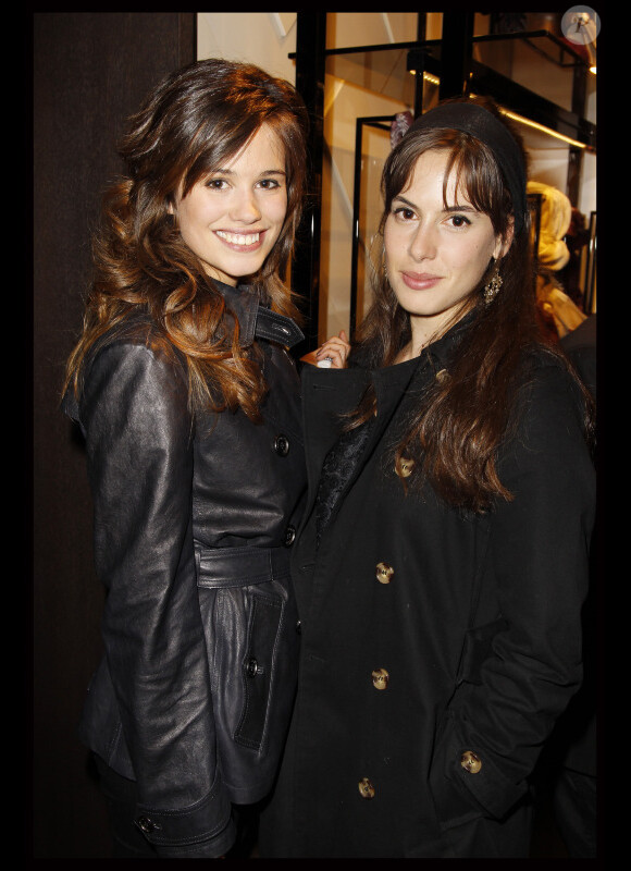 Lucie Lucas et Florie Vialens à la soirée Burberry Eyewear, le 3 mai 2012 à Paris