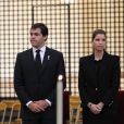  Très soudés, le prince Louis de Bourbon et la princesse Maria Margarita, duc et duchesse d'Anjou, se sont recueillis à la mémoire d'Emmanuelle de Dampierre. 
 Les obsèques d'Emmanuelle de Dampierre, duchesse douairière de Ségovie et d'Anjou, morte le 3 mai 2012 à Rome, ont eu lieu le 11 mai à Paris en l'église Notre-Dame du Val-de-Grâce, rassemblant autour de son petit-fils le prince Louis de Bourbon la famille légitimiste et la Maison de France. La défunte a ensuite été inhumée au caveau familial Dampierre du cimetière parisien de Passy, en petit comité. 