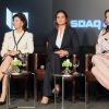 En présence de sa mère la reine Silvia et de l'actrice Geena Davis, la princesse Madeleine de Suède a mené les débats lors de la conférence ''Investir dans les enfants'' de la World Childhood Foundation, au Nasdaq building de New York, le 9 mai 2012.