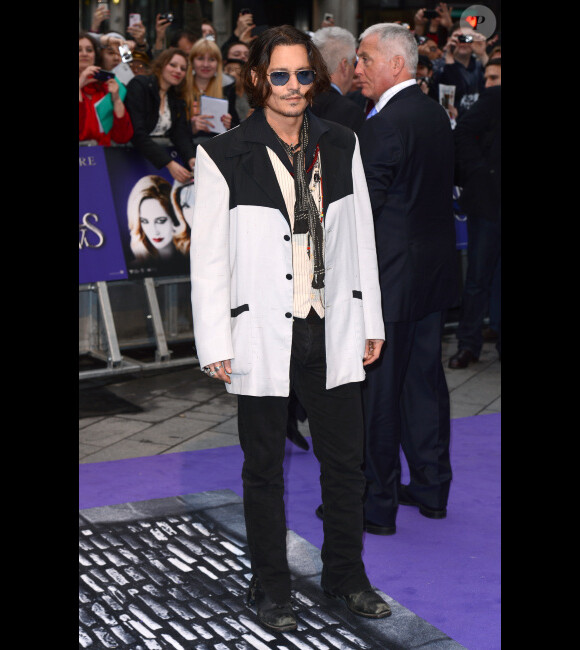 Johnny Depp lors de l'avant-première à Londres du film Dark Shadows le 9 mai 2012