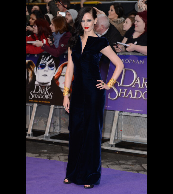 Eva Green portant une robe Tom Ford lors de l'avant-première à Londres du film Dark Shadows le 9 mai 2012