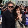 Tim Burton et Helena Bonham Carter lors de l'avant-première à Londres du film Dark Shadows le 9 mai 2012