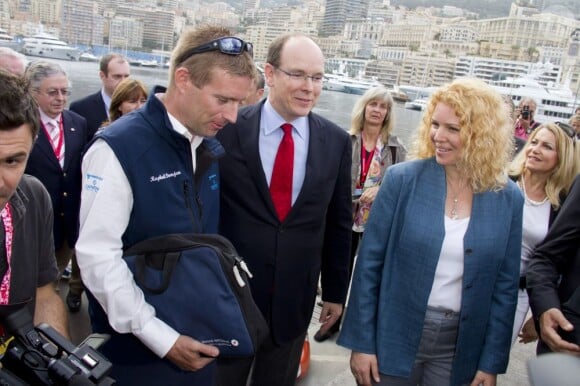 Absent le jour même de l'arrivée (le 4 mai), le prince Albert de Monaco n'a pas manqué de venir samedi 5 mai 2012 saluer et féliciter l'équipage du Türanor PlanetSolar, qui a réalisé le premier tour du monde 100% solaire. Le souverain a eu droit à une visite guidée du catamaran.
