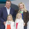 Le prince Charles de Bourbon-Siciles, son épouse Camilla et leurs deux filles Maria Carolina et Maria Chiara ont découvert dimanche 6 mai 2012 le PlanetSolar et le Village solaire attenant, au terme du premier tour du monde 100% solaire réalisé par le catamaran.