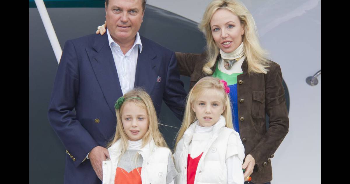 Charles et Camilla de BourbonSiciles et leurs filles épatés par le