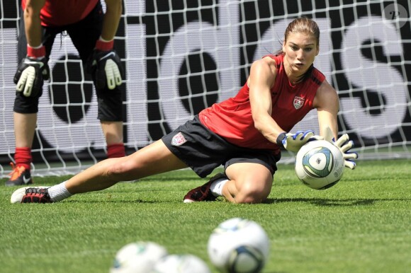 Hope Solo en plein entraînement durant la Coupe du Monde de football féminin. Moenchengladbach (Allemagne), le 13 juillet 2011.