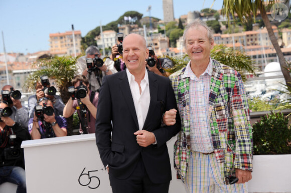 Bruce Willis et Bill Murray lors du photocall du film Moonrise Kingdom le 16 mai 2012 au festival de Cannes