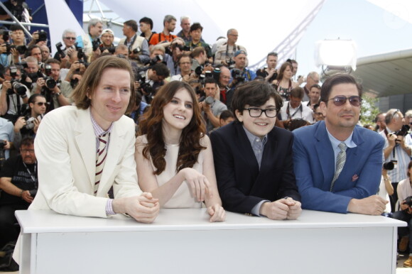 Wes Anderson, Kara Hayward, Jared Gilman et Roman Coppola lors du photocall du film Moonrise Kingdom le 16 mai 2012 au festival de Cannes