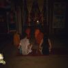 Claude et Teheiura chez les moines dans Koh Lanta - La Revanche des héros le vendredi 18 mai 2012 sur TF1
