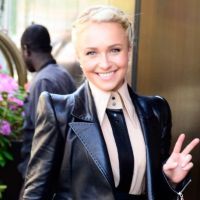 Hayden Panettiere : Souriante et sexy en cuir, elle rayonne