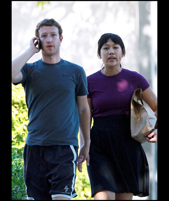 Mark Zuckerberg et sa compagne Priscilla Chan à Palo Alto en octobre 2010